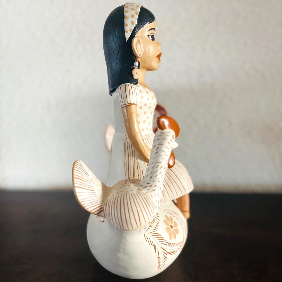 Boneca Com Galinhas formato quadrado 3.jpeg